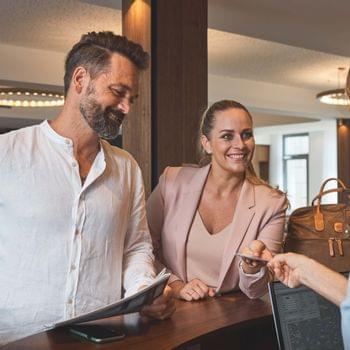Pauschalen Rezeption Hotel Karnerhof